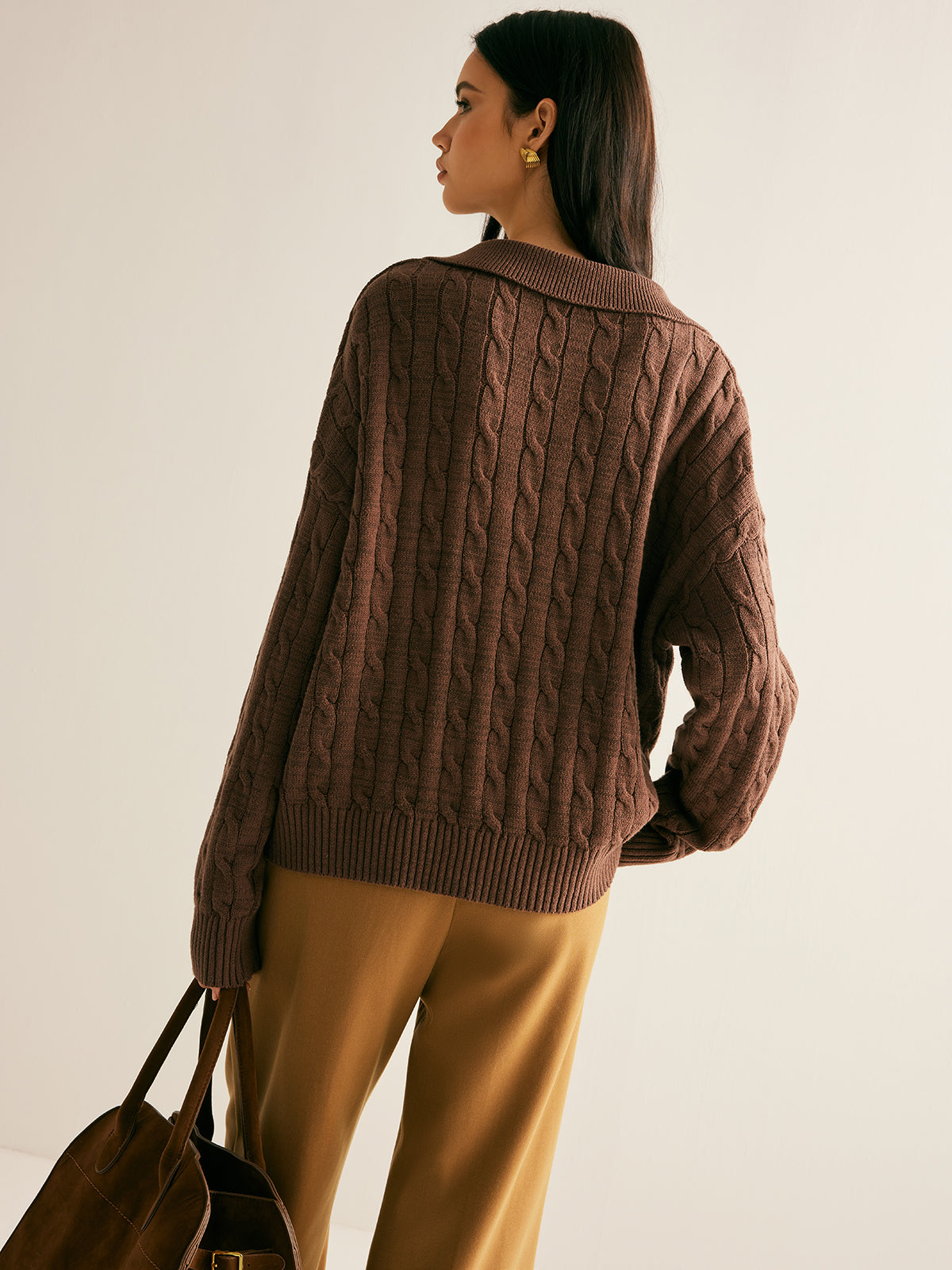 Women's Oversized Cable Knit Jumper with V-Neck and Spread Collar for Smart-Casual Wear 1