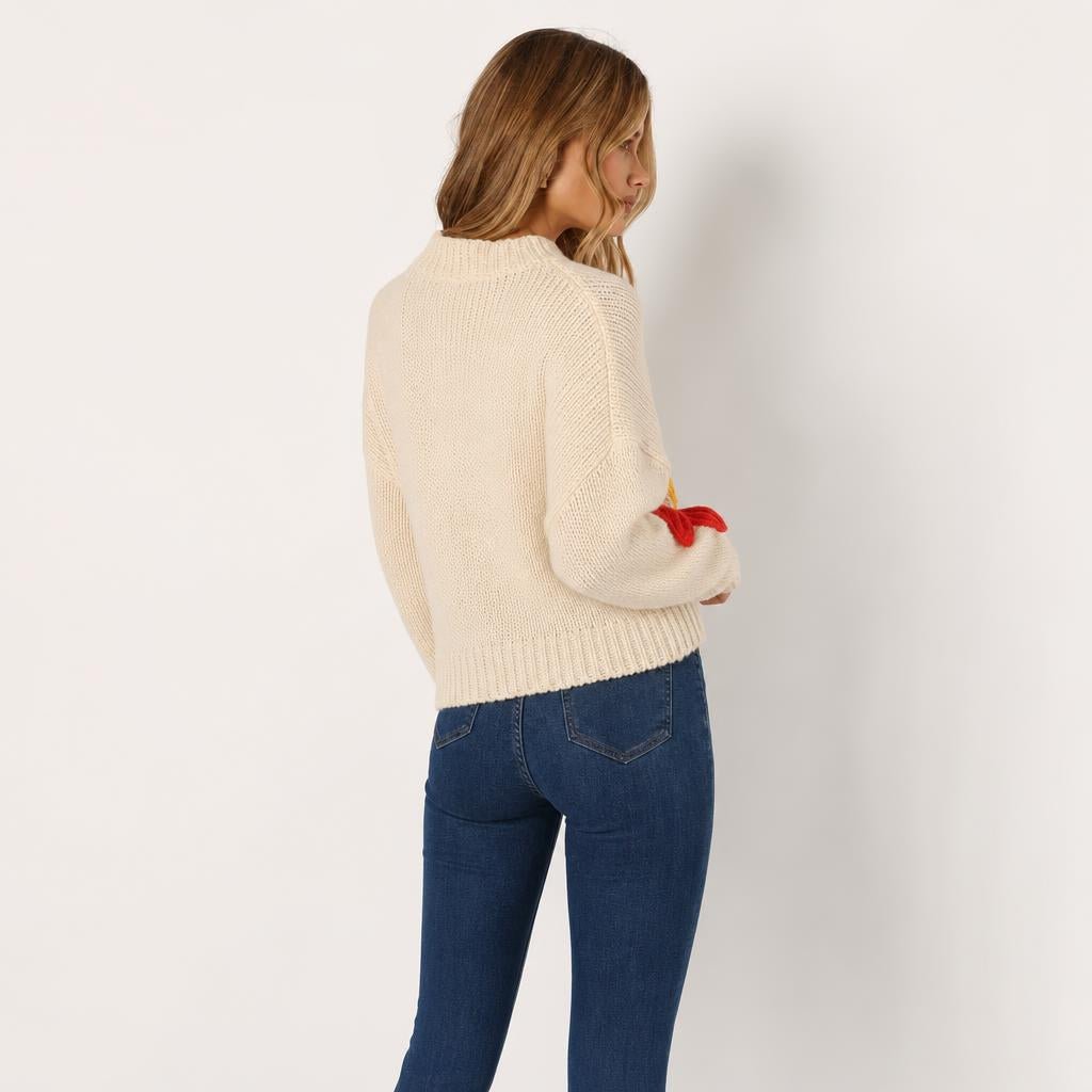 White Oversized Jumper for Women – Casual Knit with 3D Floral Appliqué Design - We are MFEO