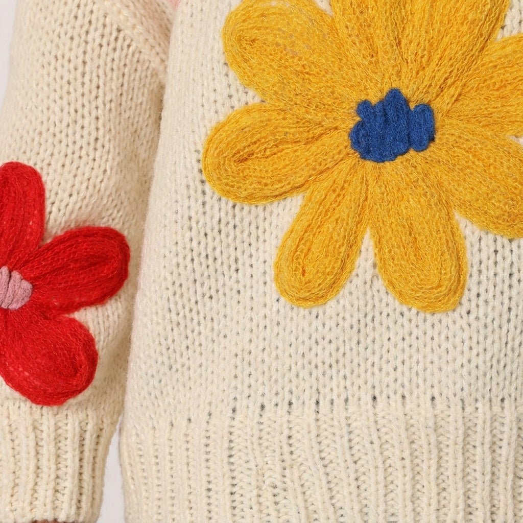 White Oversized Jumper for Women – Casual Knit with 3D Floral Appliqué Design - We are MFEO