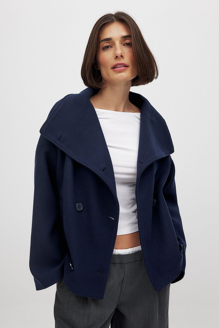 Women's Cropped Trench Coat – Oversized Fit with Wide Lapel and Double-Breasted Design 5