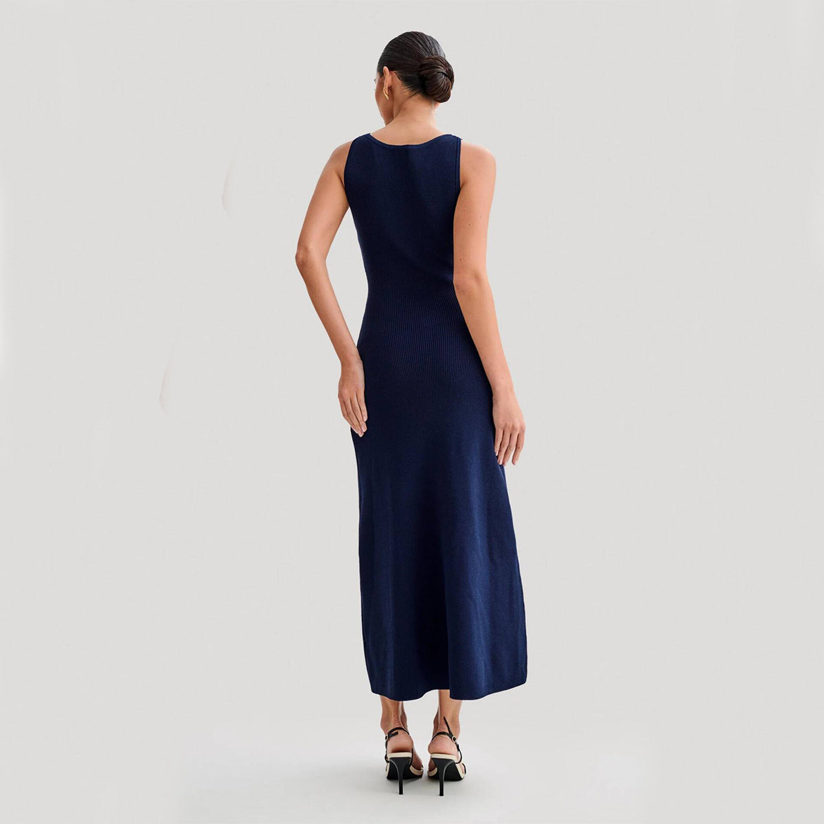Women's Sleeveless Maxi Dress – Ribbed Knit with Button Front and Flap Pockets for Summer 1