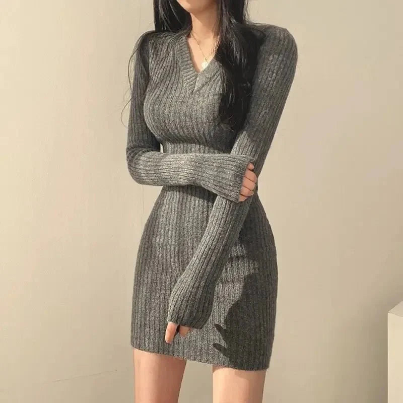 Women's Summer Mini Dress – V-Neck, Long Sleeves, Bodycon Fit for Casual or Cocktail Wear 3