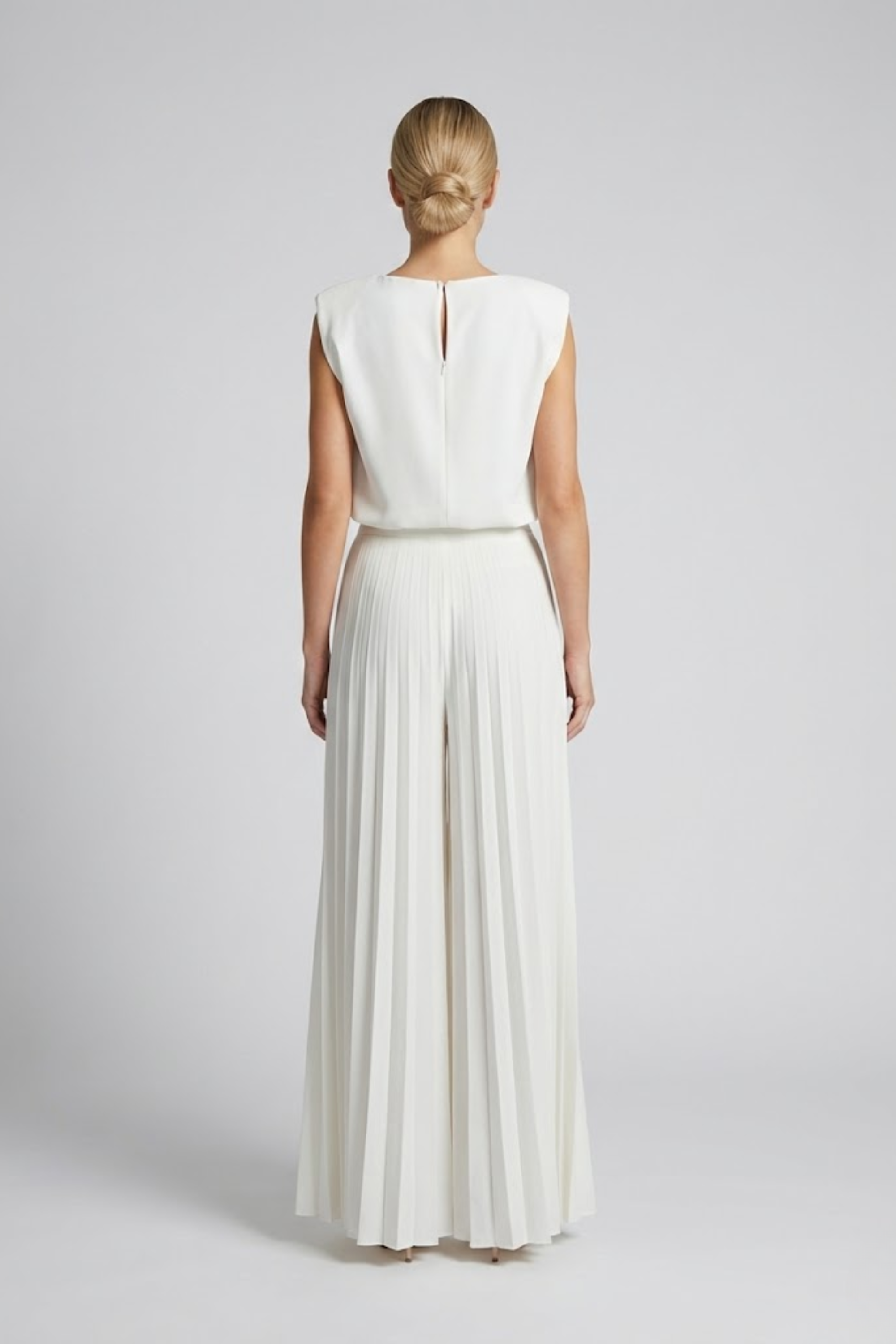 Women's Wide-Leg Jumpsuit with Pleats – Structured Shoulders for Evening Events 6