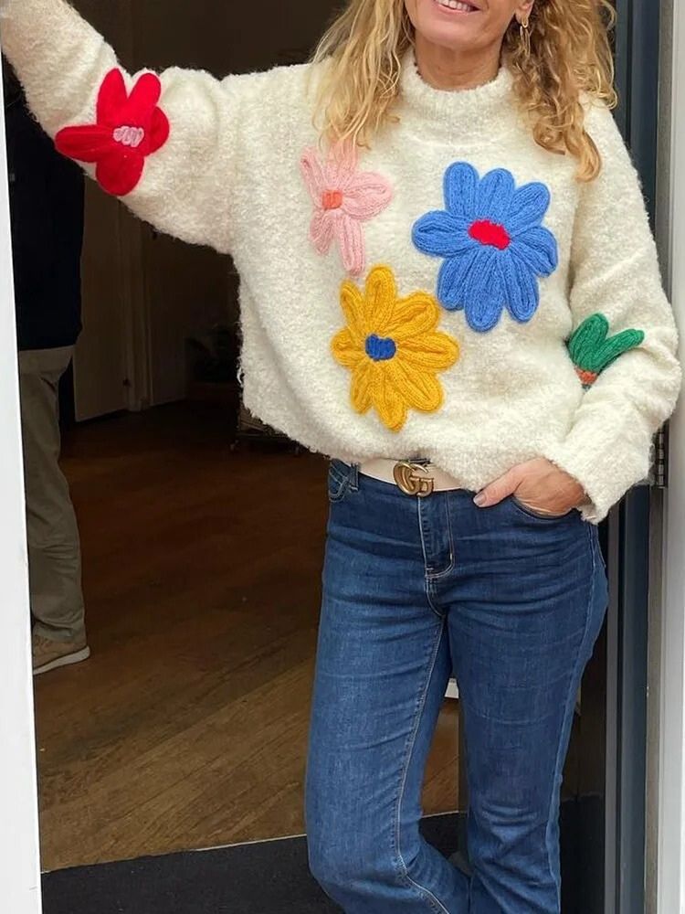 White Oversized Jumper for Women – Casual Knit with 3D Floral Appliqué Design - We are MFEO