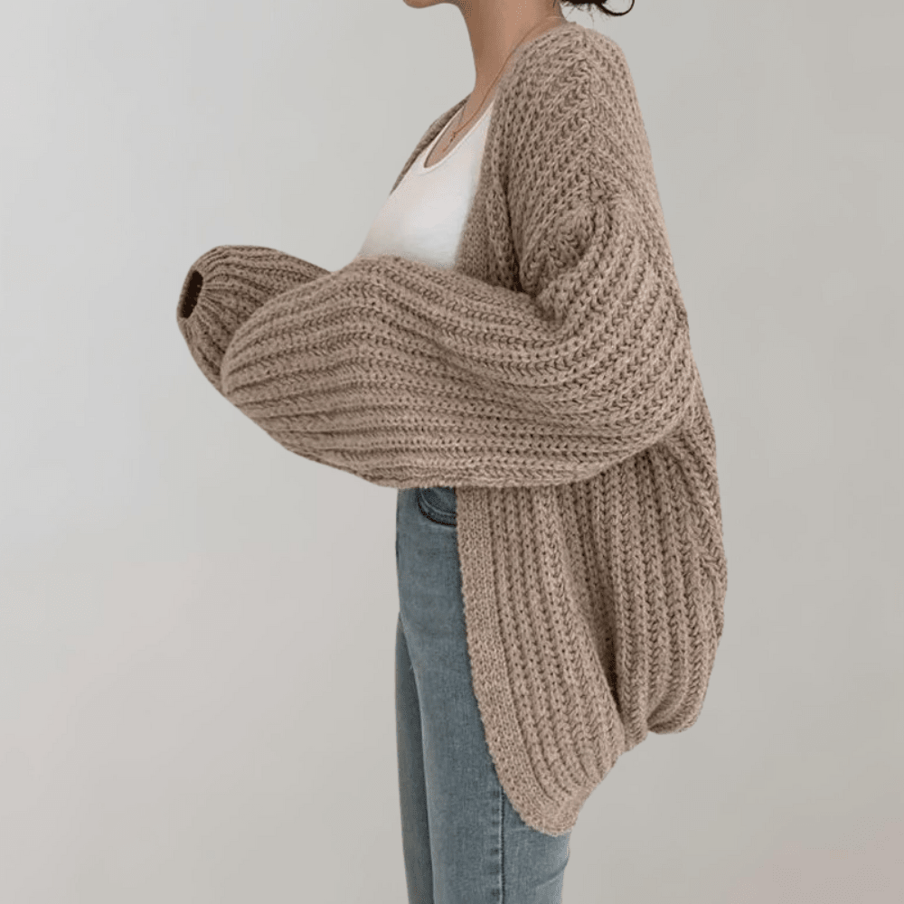 Women's Oversized Cropped Cardigan – Chunky Knit